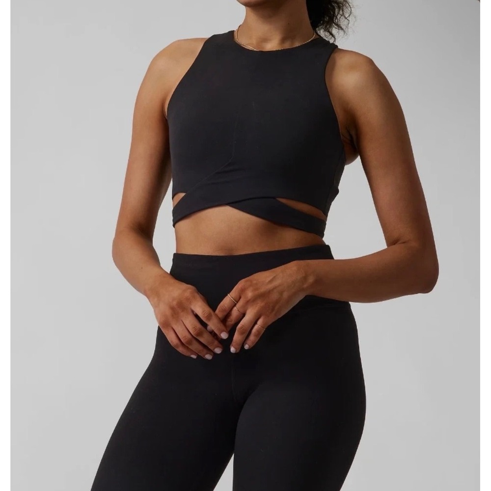 Athleta Black Conscious High Neck Cutout Sports Bra Crop Top Medium Criss Cross